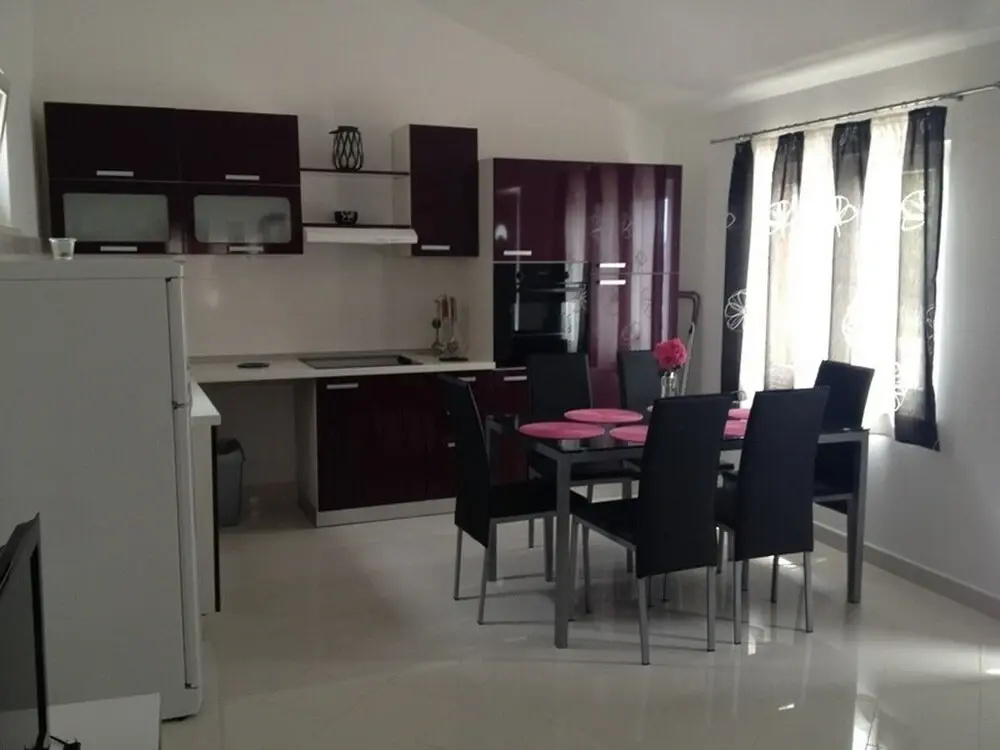 Franco - Secluded Paradise - A3 Franceska