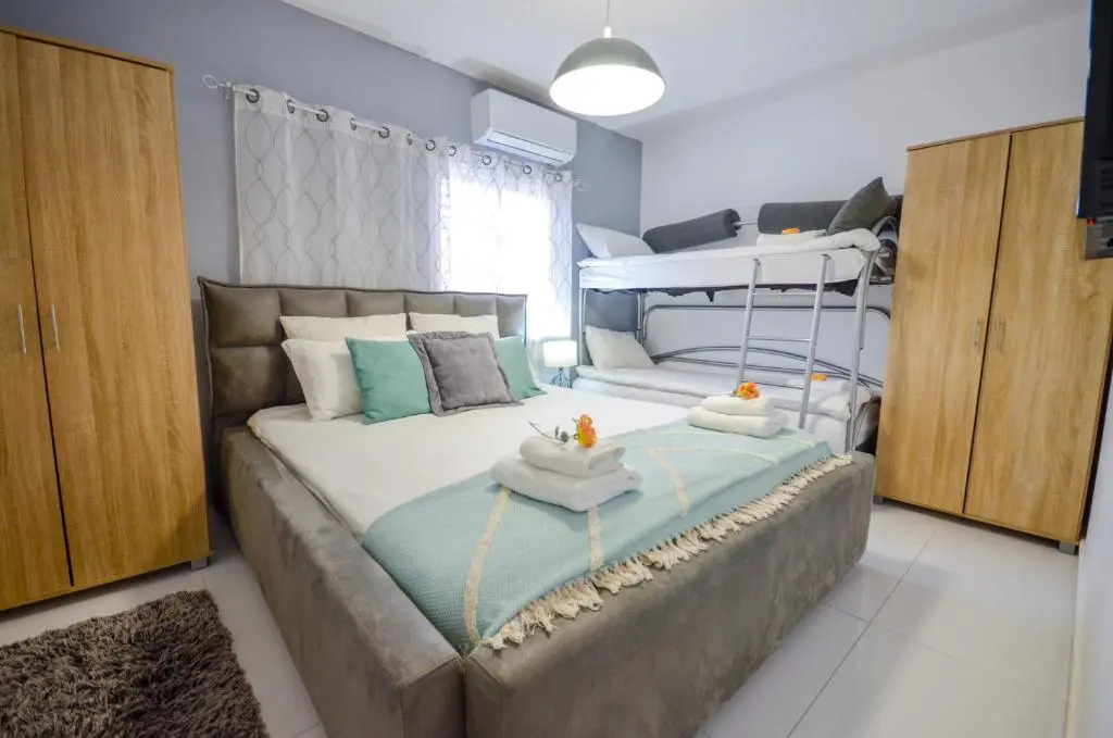 "Stunning 3br Apt  Prime Location  Yalarent"