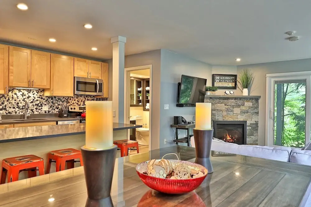 Kcis 332 - ☆ Hot ☆ Suite! New, Fireplace, Pool, 2rm, 2ba