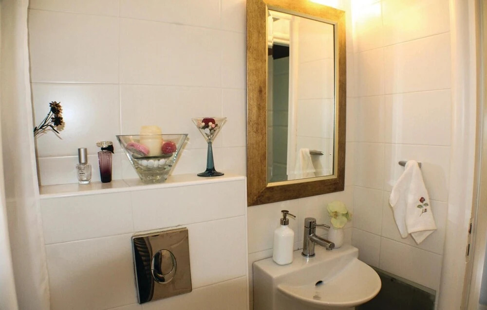 Nice Home in Mikra Mantineia With Wifi and 4 Bedrooms