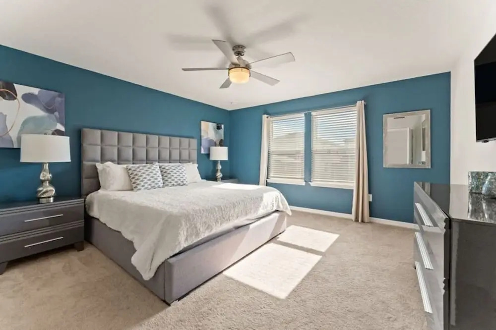 Themed Rooms Free Access To Resort Waterpark! 4 Bedroom Home by RedAwning, Davenport