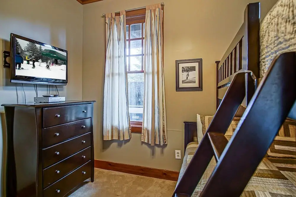 Shays Landing #6: 4 Bedrooms, 4.5 Bath: Pvt Hot Tub, Slope Side