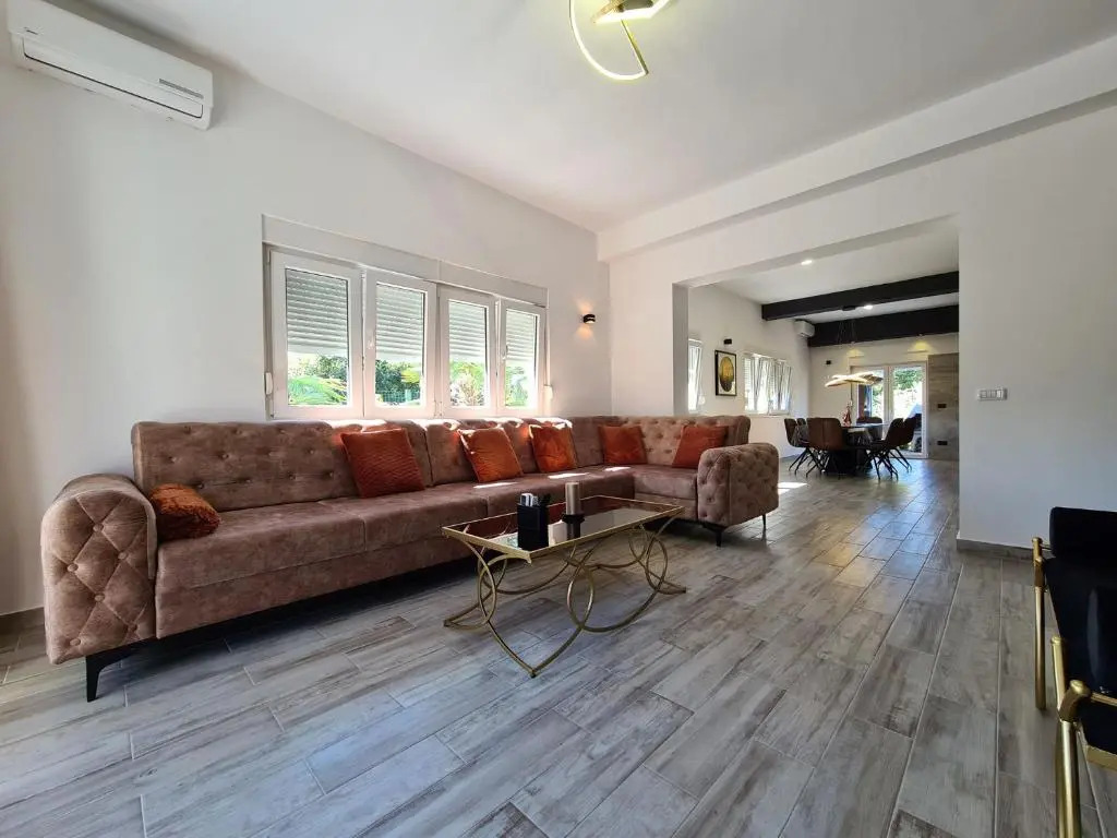 House Plavi 2130