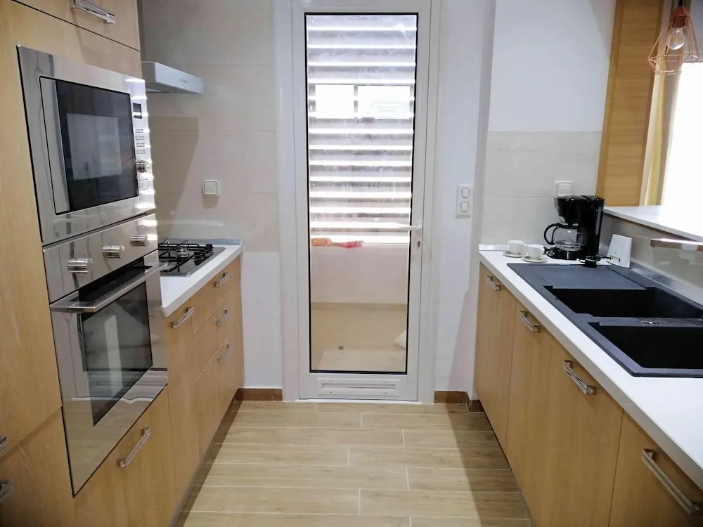 Bright Stylish 1bd Flat in Jardins De Carthage