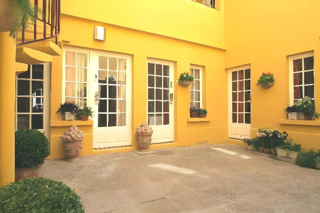 Hôtel Eiffel Segur