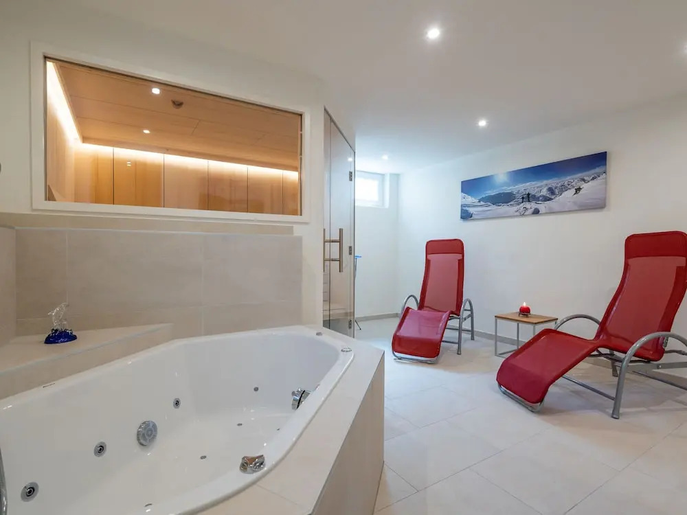 Opulent Holiday Home in Piesendorf with Sauna & Hot Tub