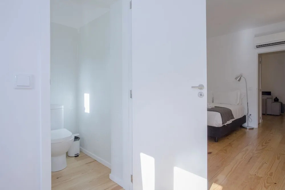Bombarda Apartments by LovelyStay