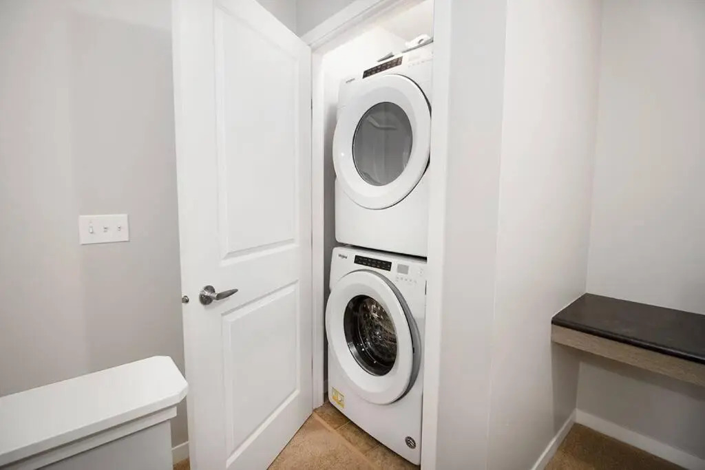 Gorgeous 4 Bedroom Townhouse in South Winnipeg