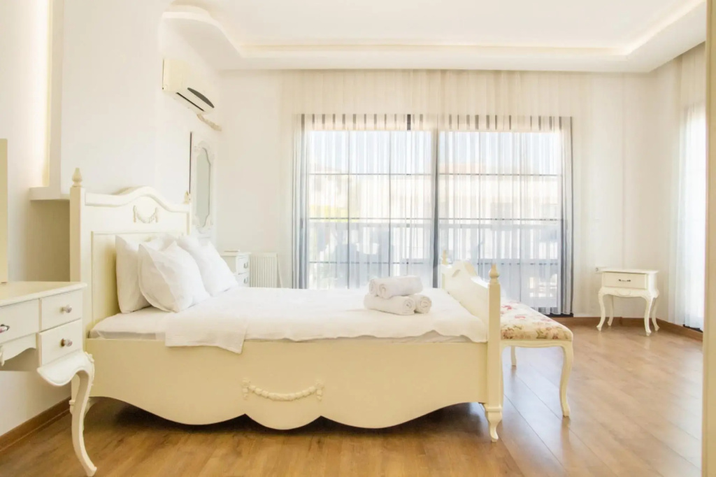 Sleek Villa with Private Pool and Garden in Cesme