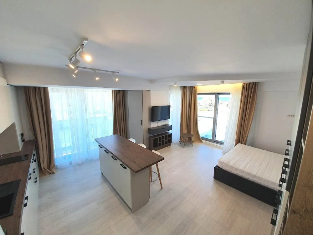 WAVE 3 Promenada Apartments