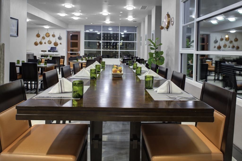 Holiday Inn Windsor - Wine Country by IHG