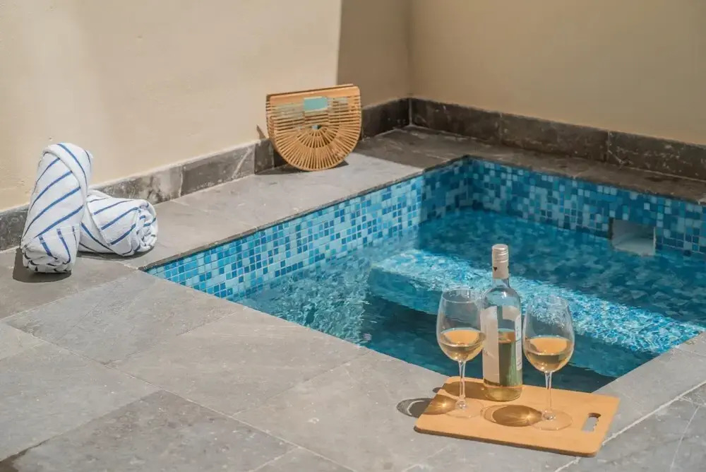 Lovely and Stylish Studio Rooftop Sky Bar Terrace Swimming Pool Close to the Beach