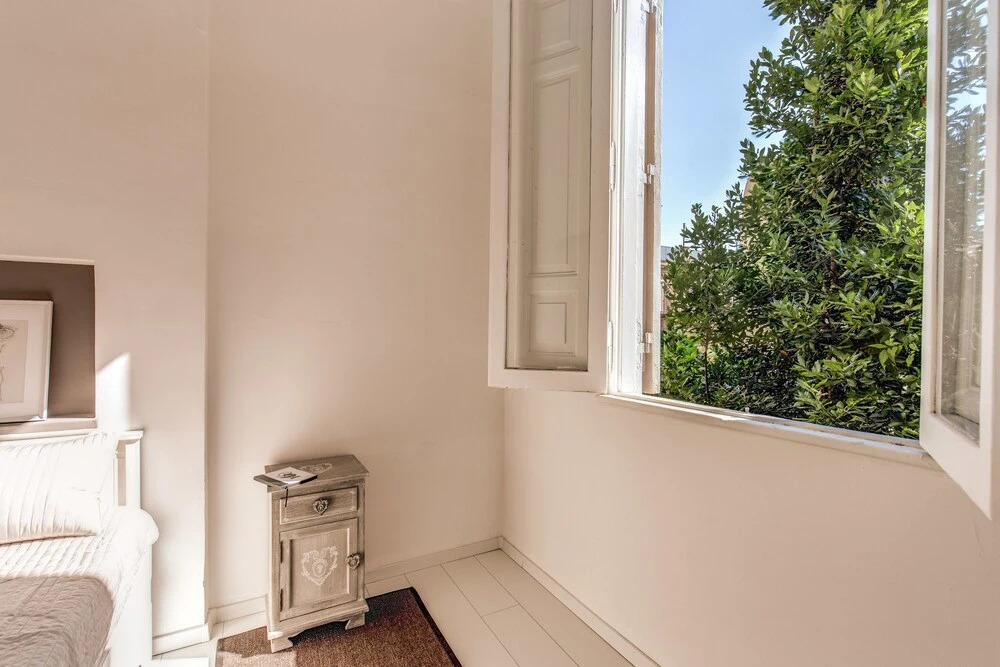 Aweshome - Spagna White Fair Loft