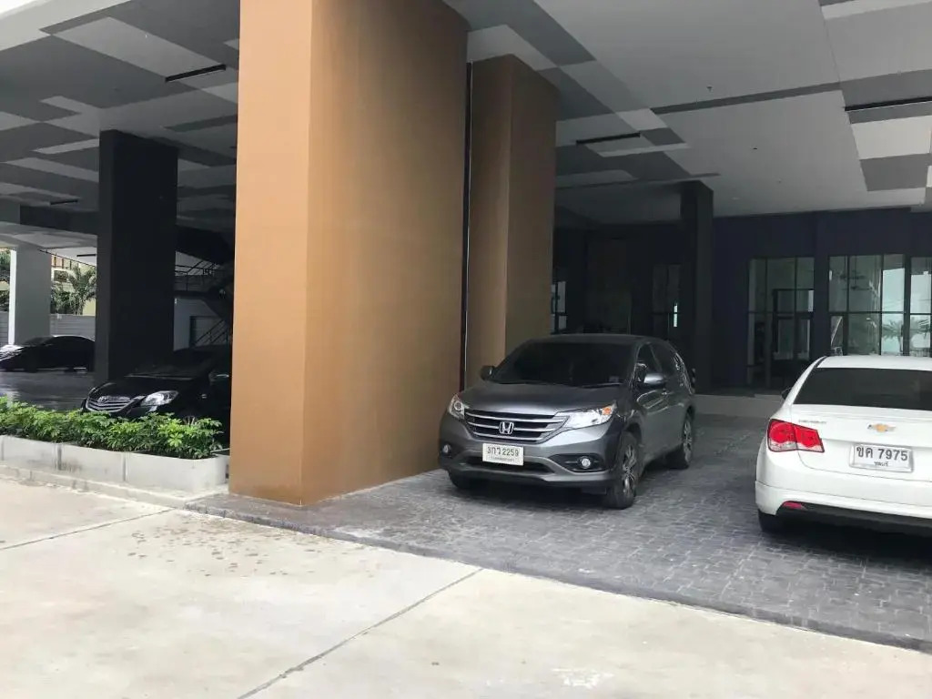 Kuno - 2Br, Beachfront Jomtien