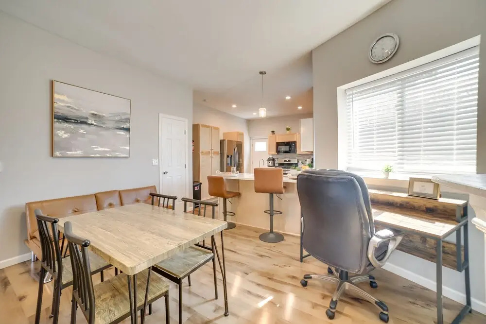 Pittsburgh Townhome: 1 Mi to Downtown