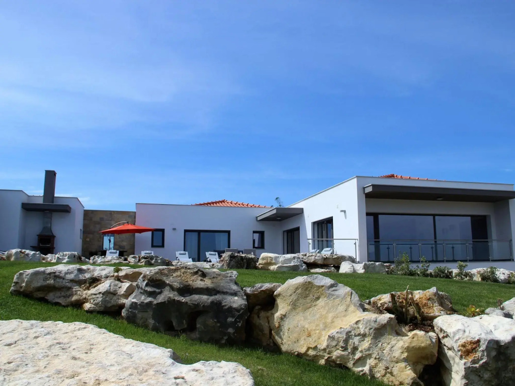 Spacious Villa in Salir de Mato with Private Pool, Terrace