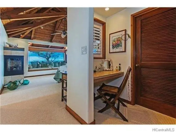 Blue Mahina At Sunset Beach 4 Bedroom Home by RedAwning