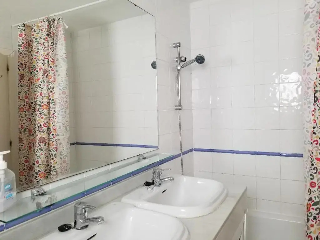 Spaciously Cosy Apartment 5b close to beach