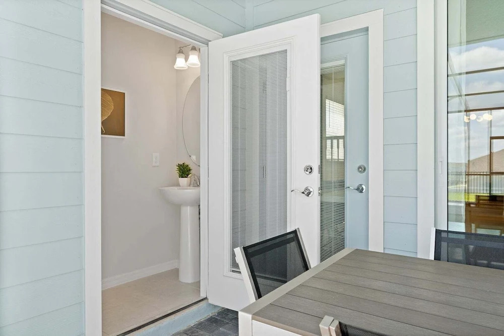 Stay in Style: Townhome by Disney w Resort Perks