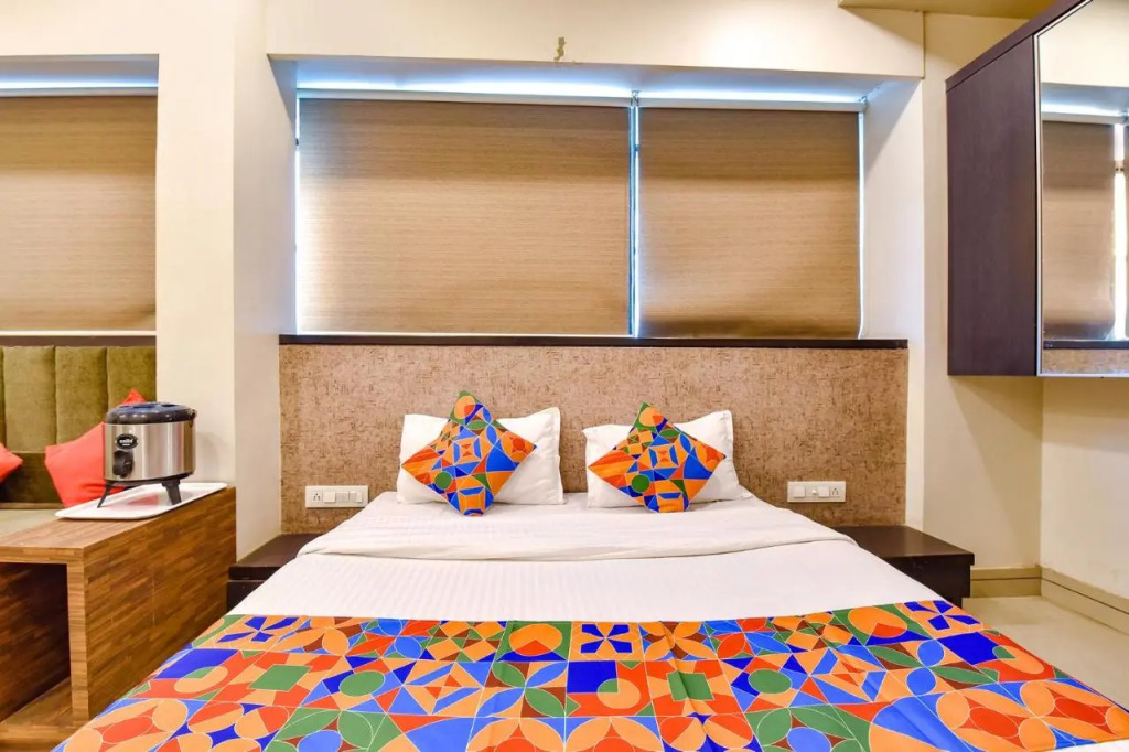 OYO 23289 Hotel Anmol Palace