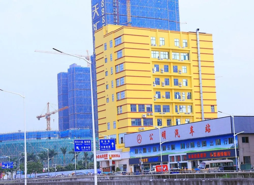 Vienna Hotel Shenzhen Gongming Bus Station