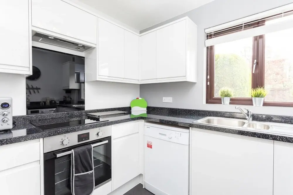 Grassmere- 3 bed Self Contained House- Close to Hospitals