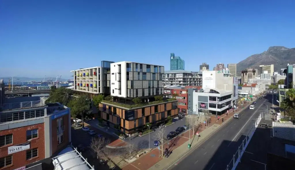 402 The Signature, De Waterkant