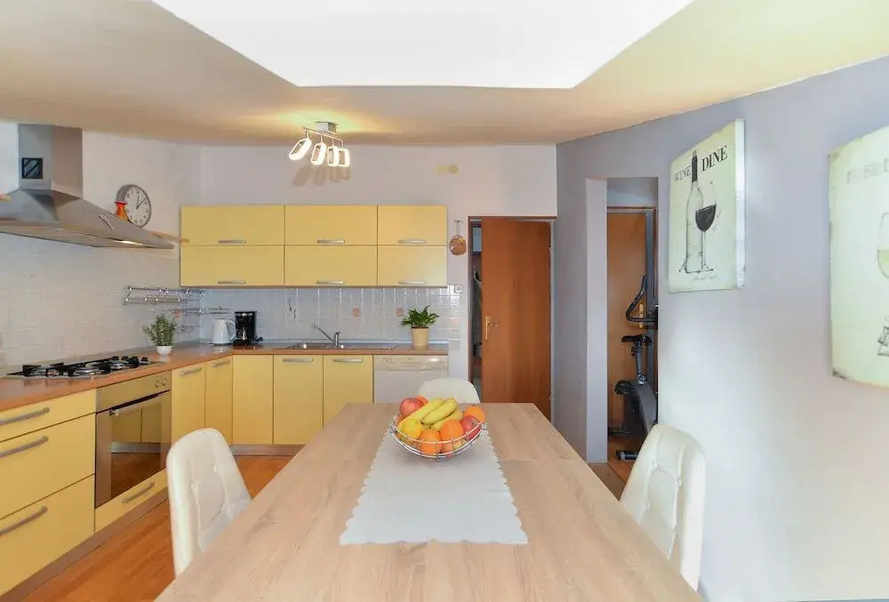 Apartment 70