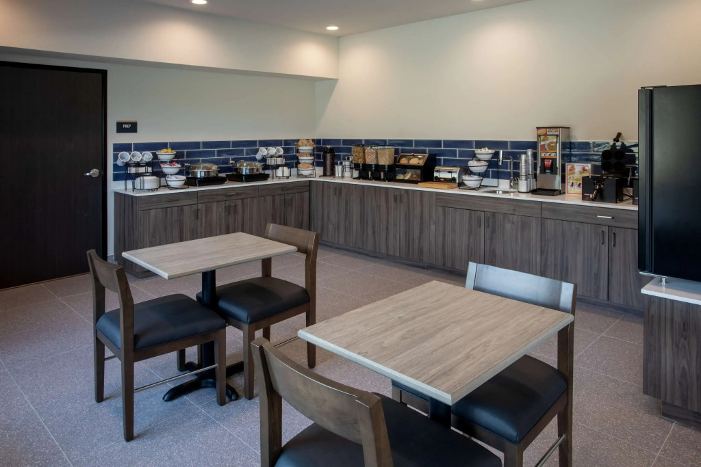 GrandStay Hotel & Suites Johnston-Des Moines, IA