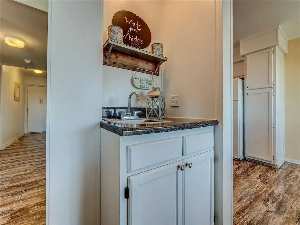 Beach & Tennis Admirals Row 440 - Two Bedroom Condo