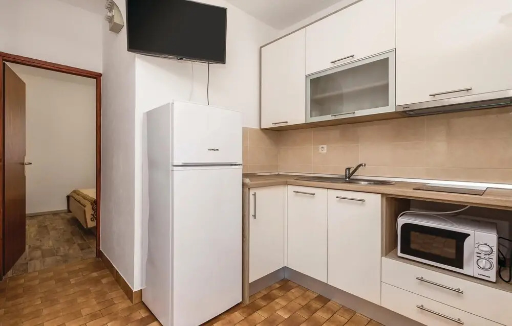 Awesome Home in Mandre With Wifi and 2 Bedrooms