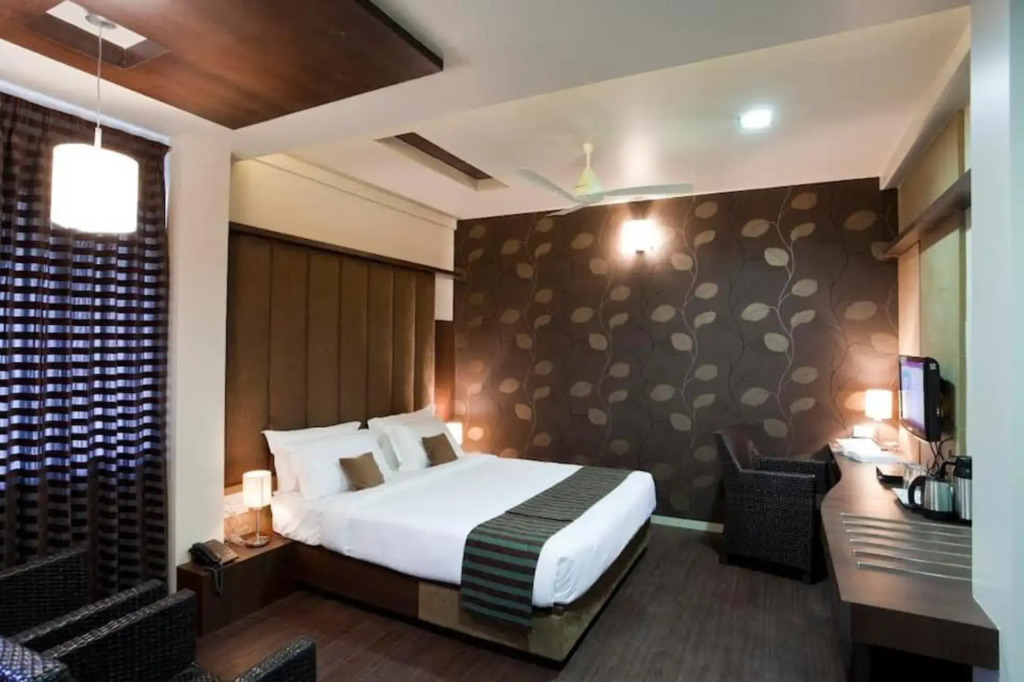 Skylark Business Hotel