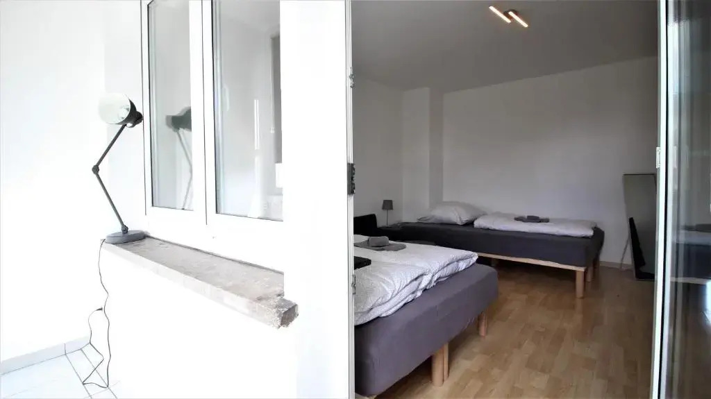 Private Room-Vineyards and City