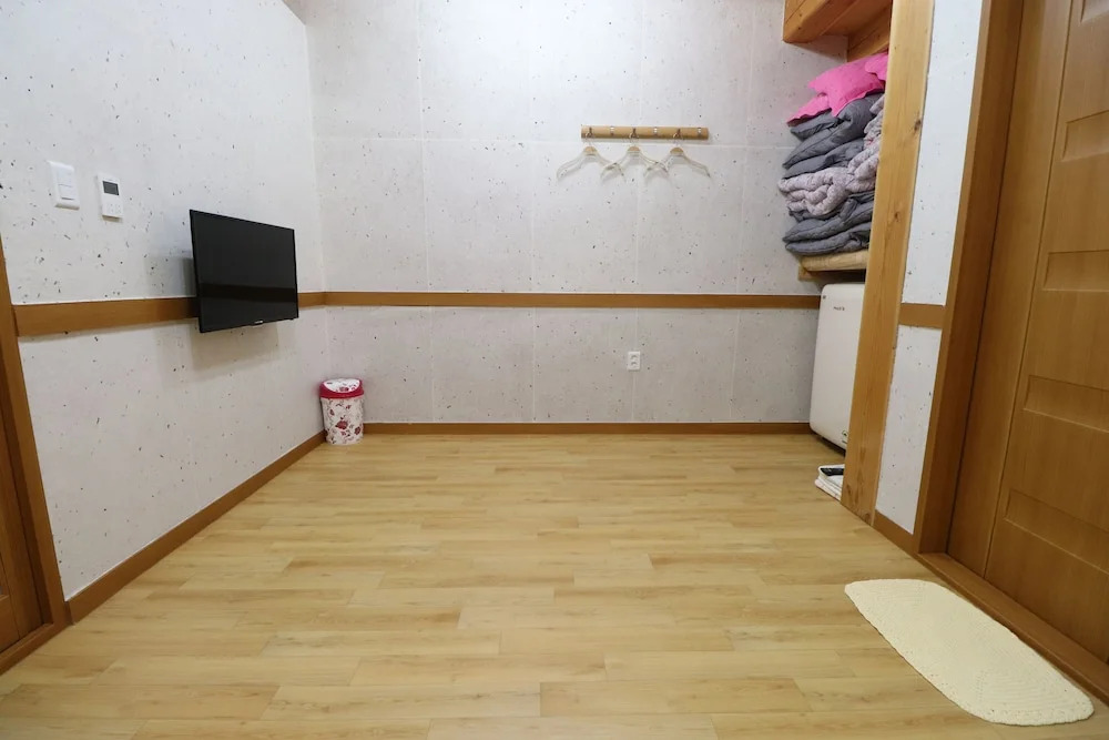 Nadul Hanok