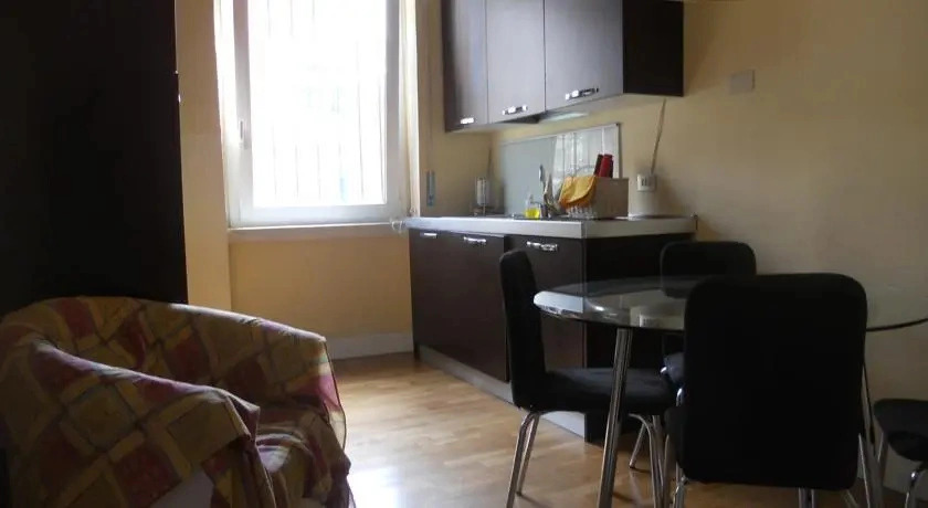 GuestHost - Piazza Bologna Apartment