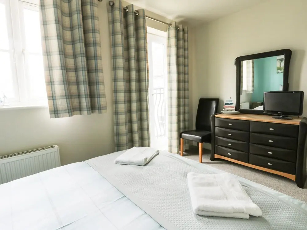 Puffin Lodge - Part of the The Bay Filey Holiday Village with pool, gym and direct beach access, pub, restaurant, tennis and meadows walks