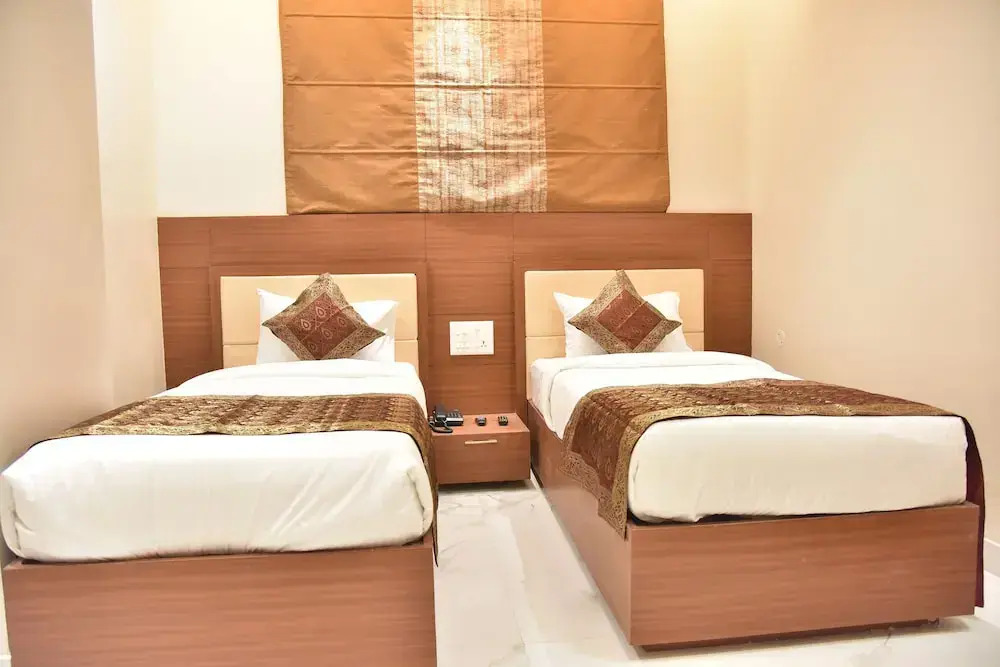 Hotel Rk Grand
