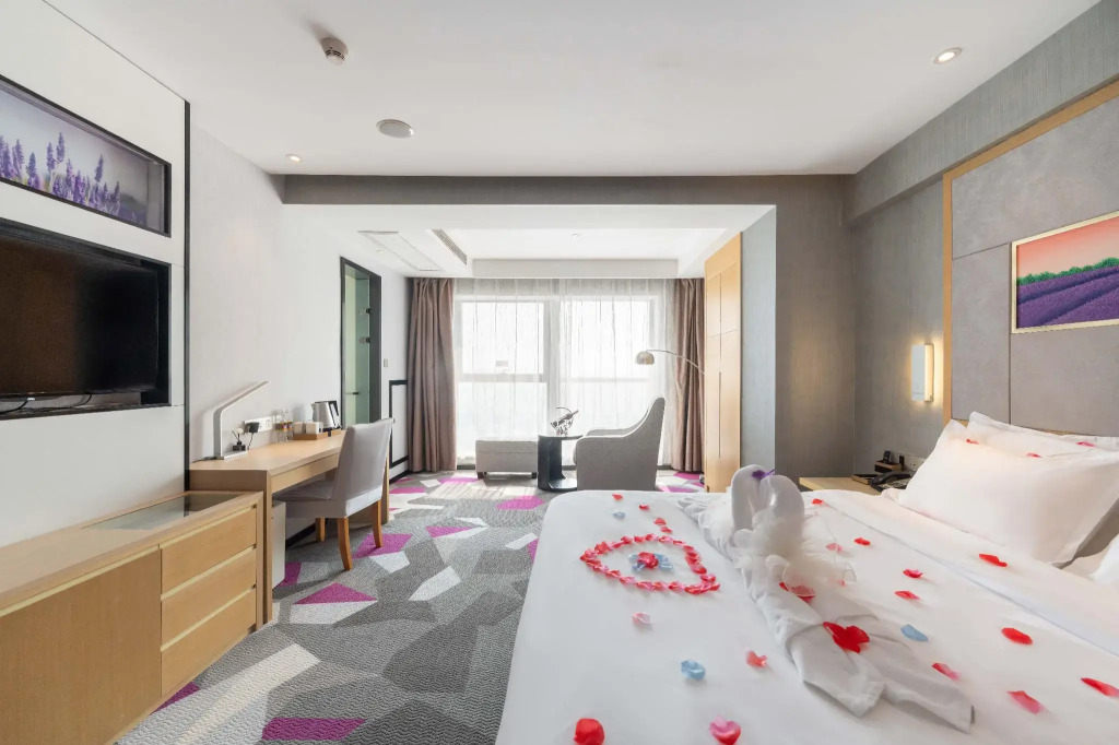 LangPu Hotel (Wuhan Wuchang Railway Station Square)