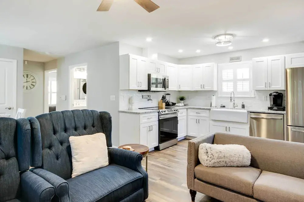 Step-free Home w/ Fire Pit - 3 Miles to Usc!