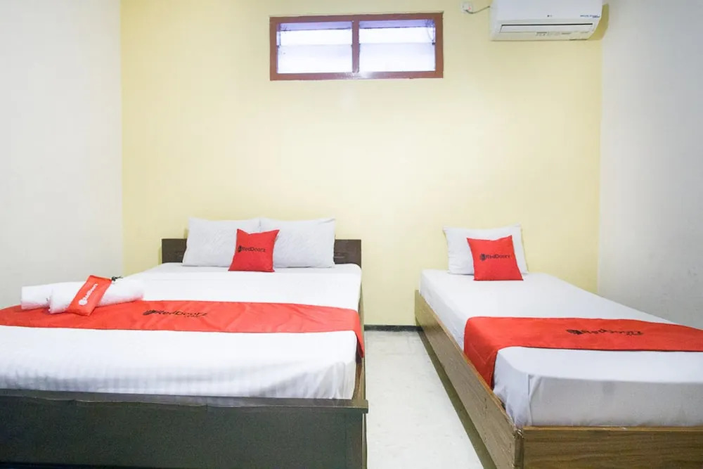 RedDoorz Syariah @ Jalan Gajah Mada