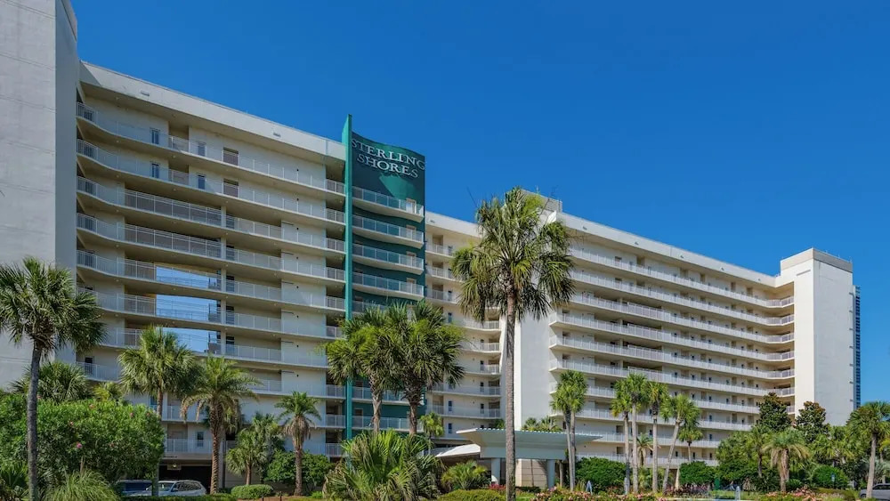 Spacious 2BR Condo w/ Partial Gulf Views, Pool, Across the Street From Beach!