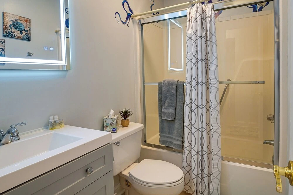 Ocean Access & Balcony: Surfside Beach Condo