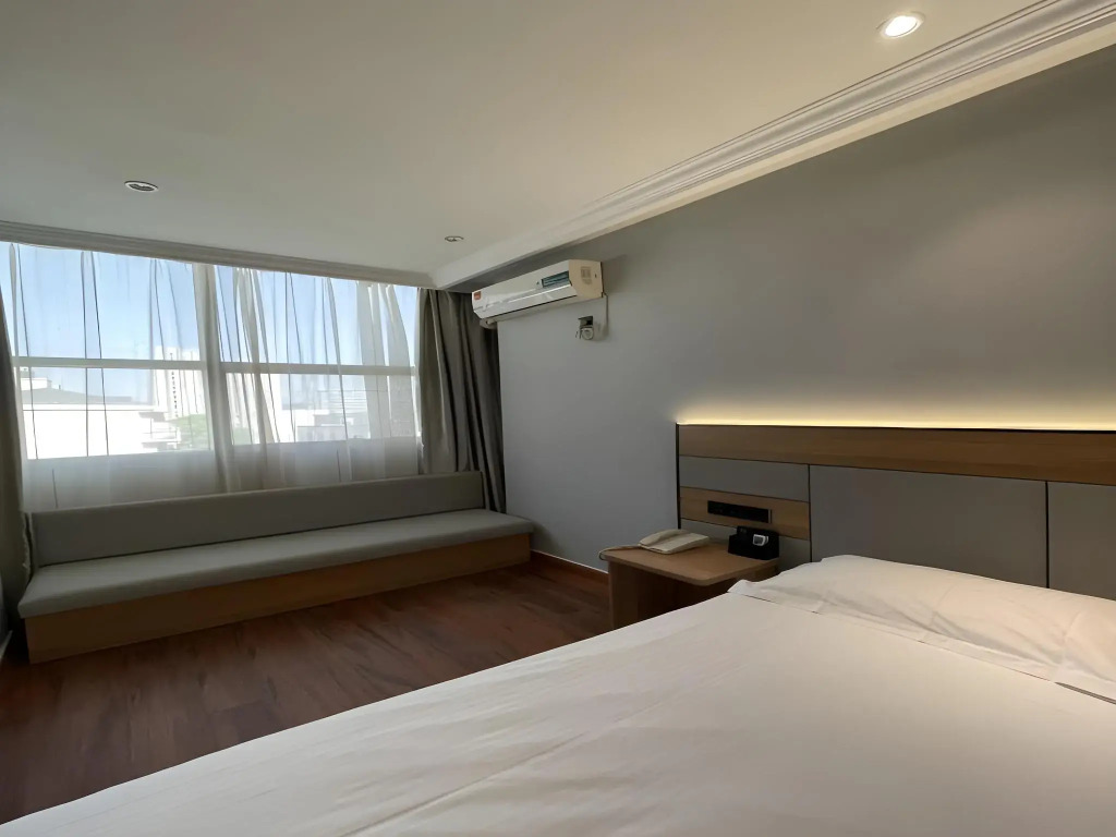 GreenTree Inn Shanghai Hongqiao Hub Convention Center Jinghua Road Shell Hotel