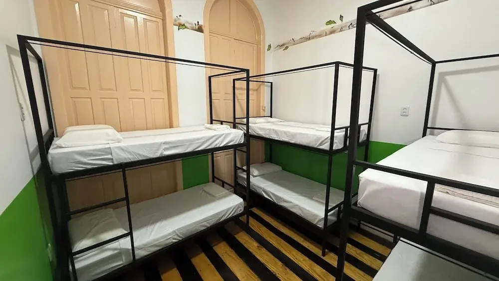 Mangueirosa Hostel