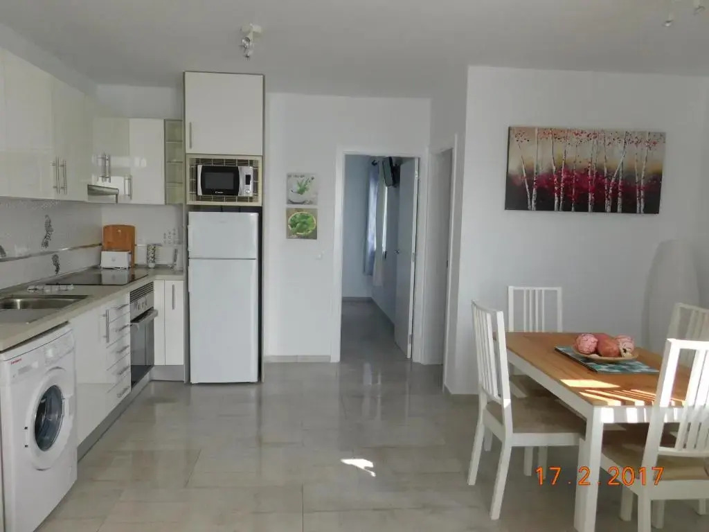 Los Gracioseros Apt 207