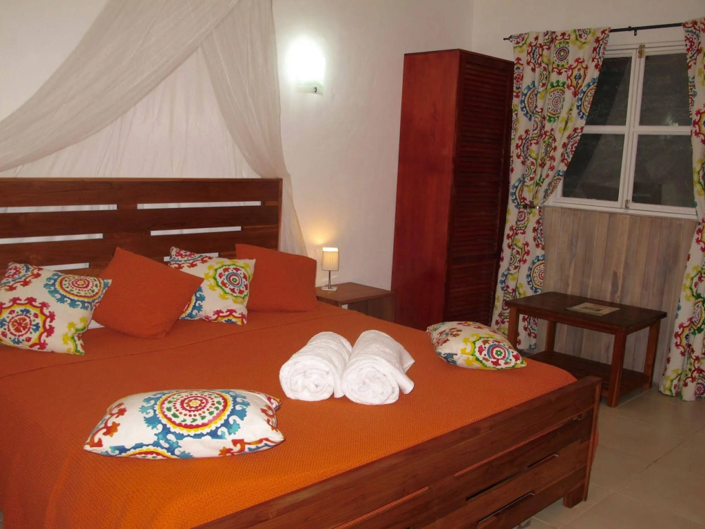 Casa Mapache Pool and Breakfast Included near Tamarindo Beach