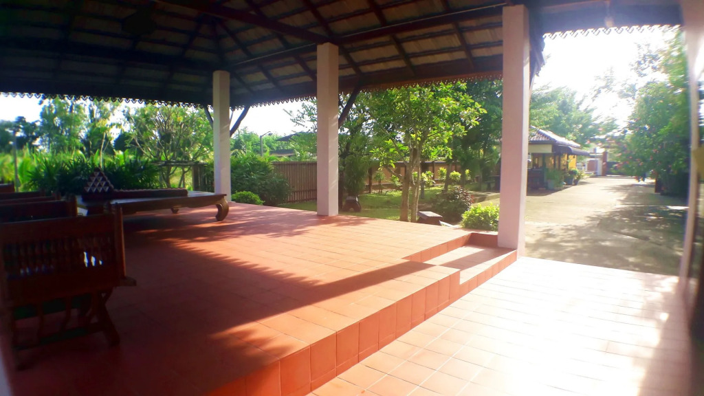 Khum Nakhon Hotel