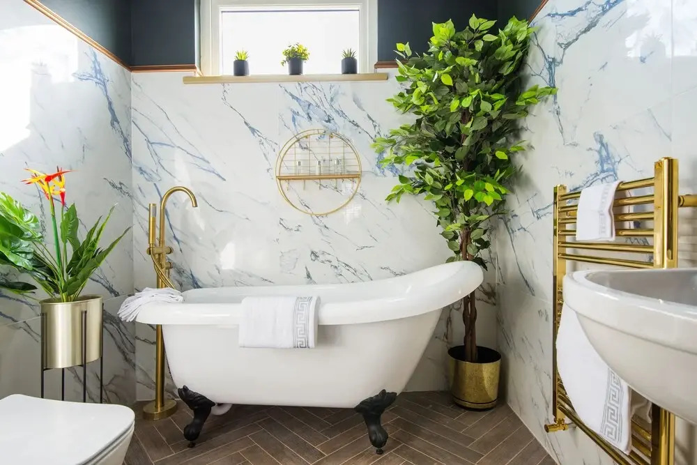 Luxury Versace 1 Bed, Hot Tub, Pool Table, Sky Tv