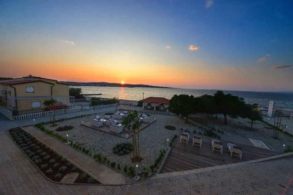 Sunset Deluxe Villa