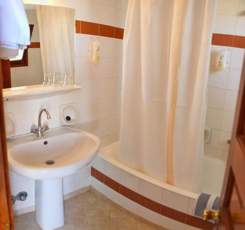 Pasiphae Hotel